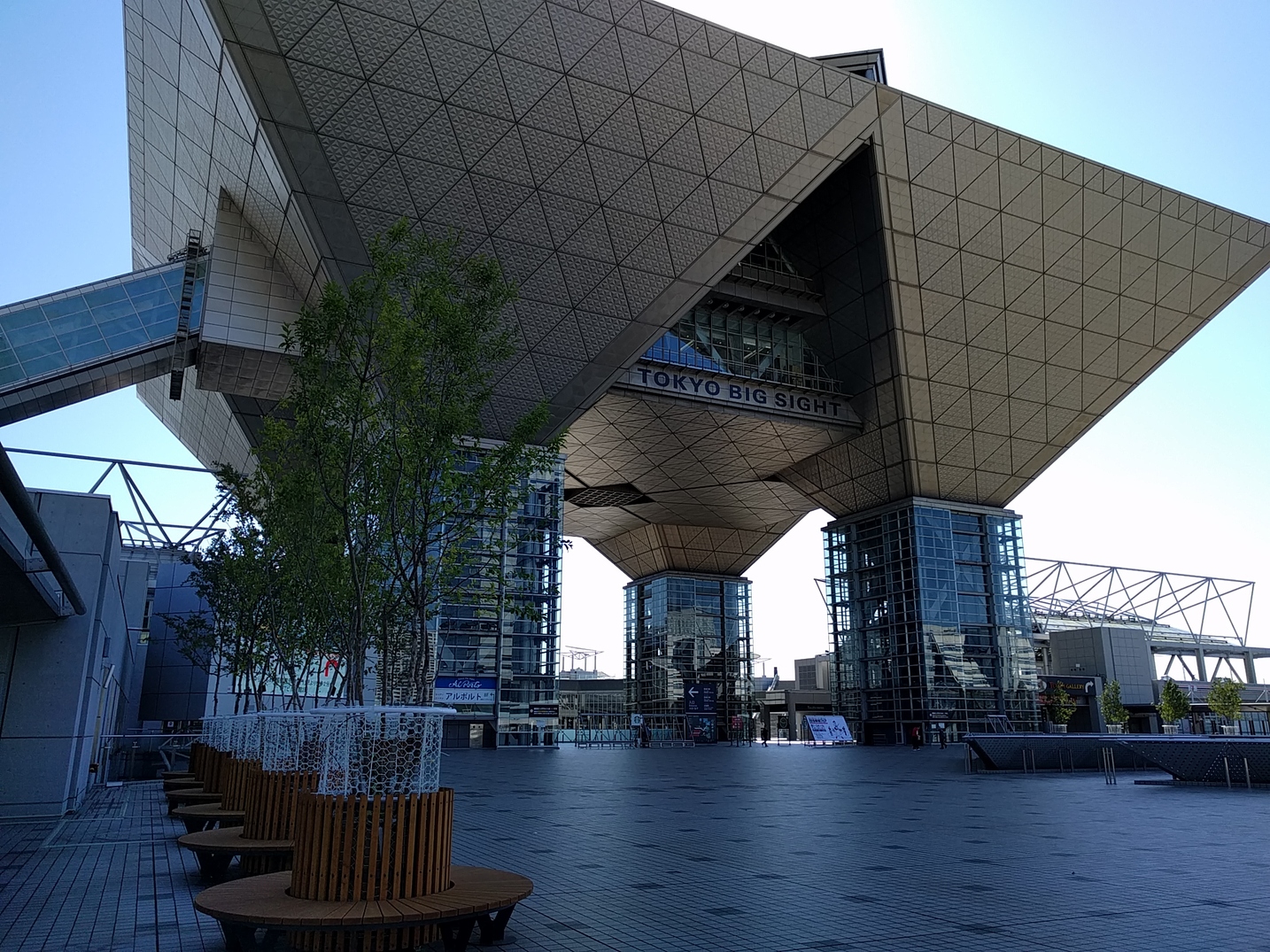  Tokyo Big Sight Eingang 